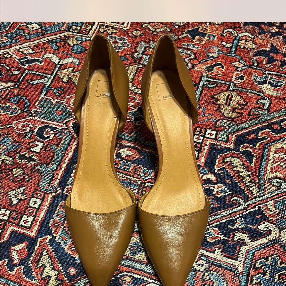 14th & Union Wooden Kitten Heels